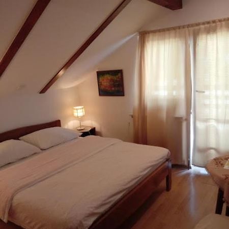 Guesthouse Marton Jezerce Dış mekan fotoğraf