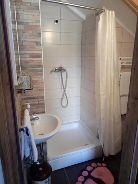 Guesthouse Marton Jezerce Dış mekan fotoğraf