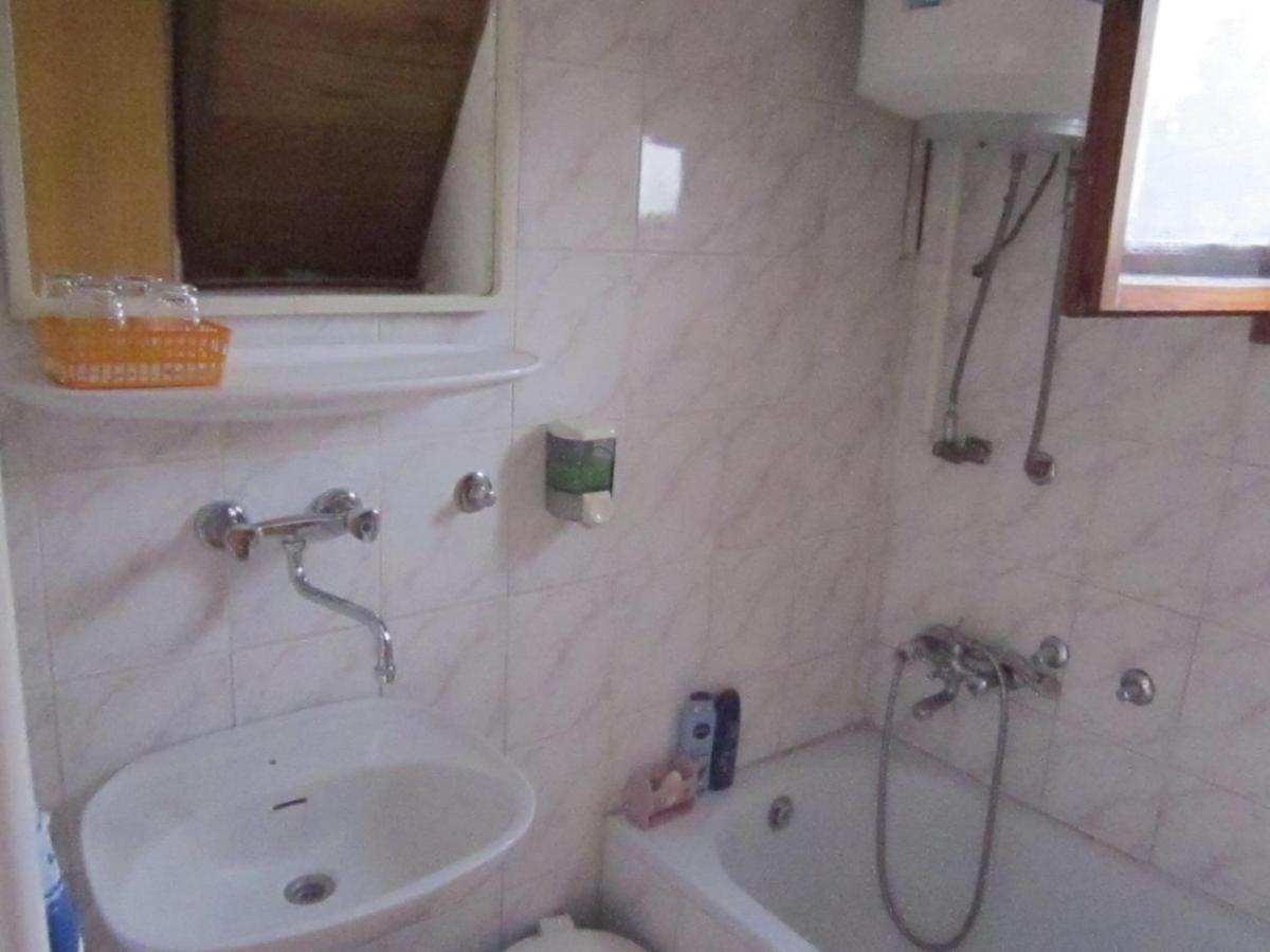 Guesthouse Marton Jezerce Dış mekan fotoğraf