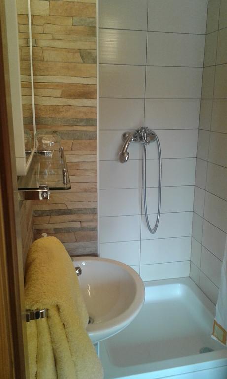 Guesthouse Marton Jezerce Dış mekan fotoğraf