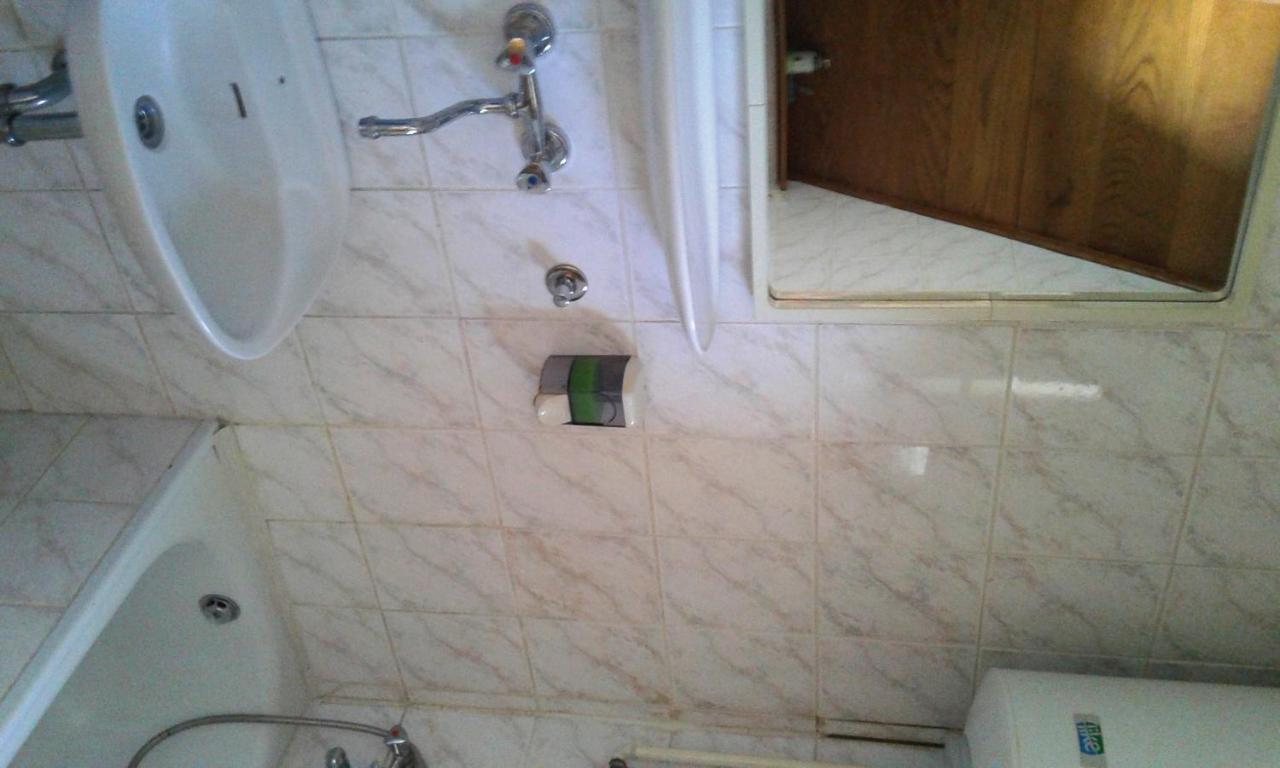 Guesthouse Marton Jezerce Oda fotoğraf
